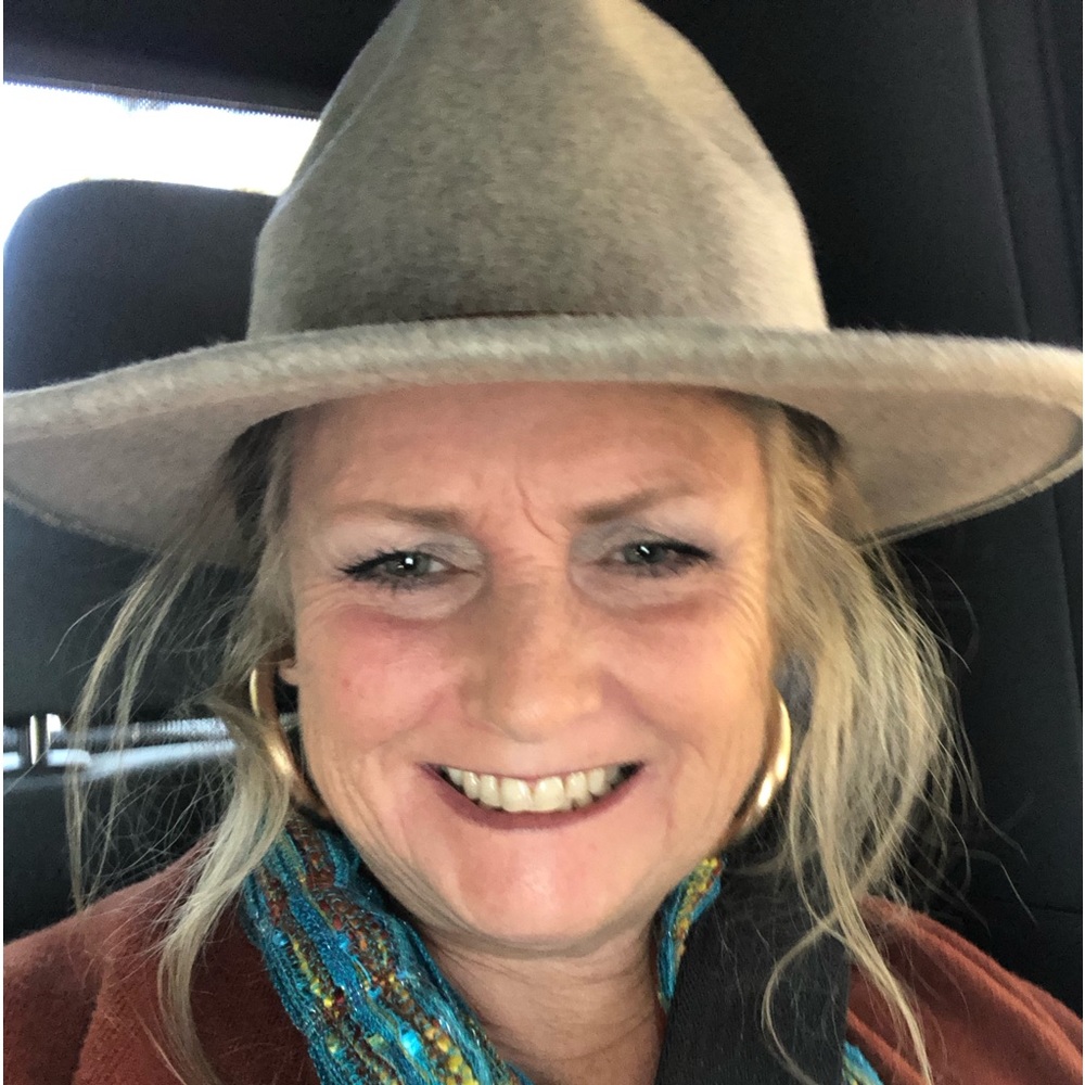 Meet your Posher, Jacqueline